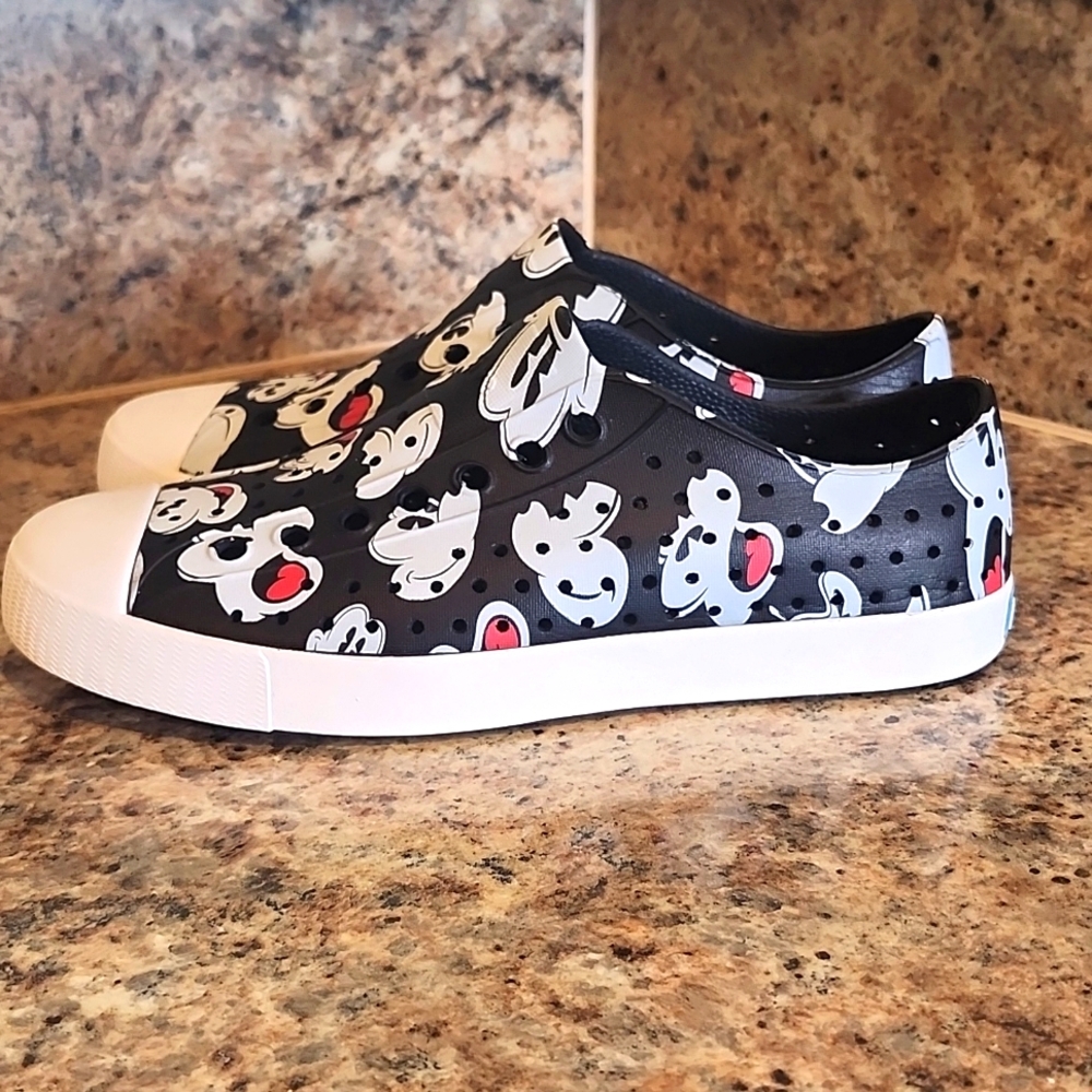 Mickey Mouse Disney NATIVE Shoes  M6/W8